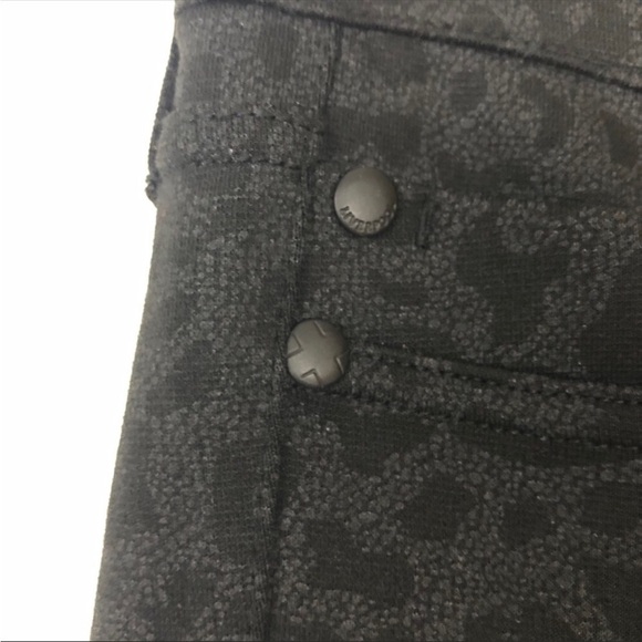 Liverpool NWT Madonna Black Charcoal Cheetah Print Leggings 0/25 - Picture 11 of 15